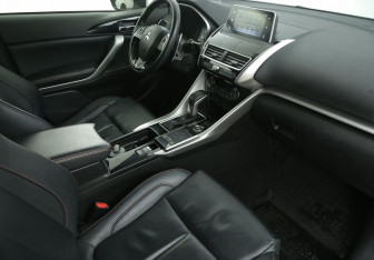 Подержанный автомобиль Mitsubishi Eclipse Cross 2018 года (9 фото)