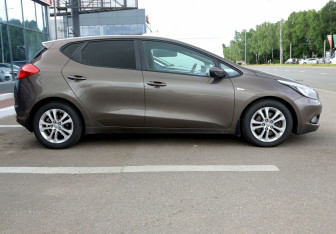 Подержанный автомобиль Kia Ceed Hatchback 2014 года (7 фото)