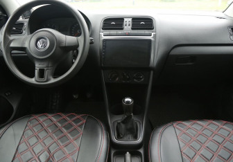Подержанный автомобиль Volkswagen Polo Sedan 2014 года (12 фото)
