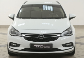 Подержанный автомобиль Opel Astra Wagon 2018 года (6 фото)
