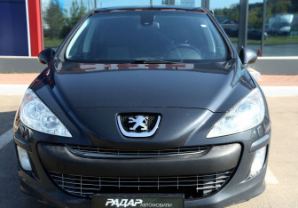 Подержанный автомобиль Peugeot 308 Hatchback 2009 года (2 фото)