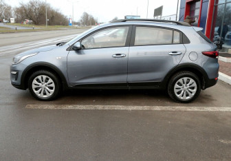 Подержанный автомобиль Kia Rio Hatchback 2020 года (8 фото)