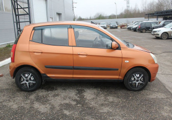 Подержанный автомобиль Kia Picanto 2007 года (8 фото)