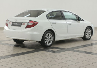 Подержанный автомобиль Honda Civic Sedan 2012 года (4 фото)