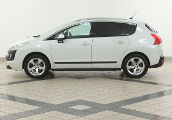 Подержанный автомобиль Peugeot 3008 2011 года (7 фото)