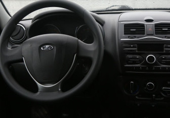 Подержанный автомобиль LADA (ВАЗ) Granta Hatchback 2018 года (14 фото)