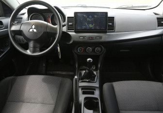 Подержанный автомобиль Mitsubishi Lancer Sedan 2008 года (12 фото)