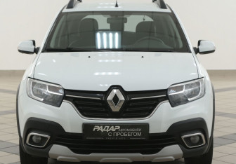 Подержанный автомобиль Renault Sandero 2021 года (6 фото)