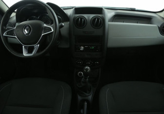Подержанный автомобиль Renault Duster 2019 года (12 фото)
