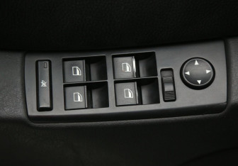 Подержанный автомобиль BMW X5 2003 года (17 фото)