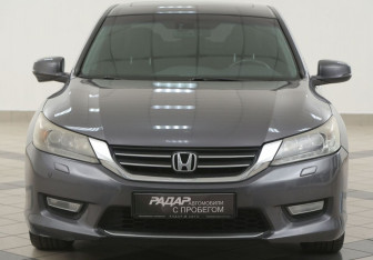 Подержанный автомобиль Honda Accord Sedan 2013 года (6 фото)