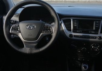 Подержанный автомобиль Hyundai Solaris Sedan 2019 года (14 фото)