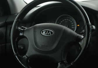 Подержанный автомобиль Kia Sportage 2010 года (16 фото)