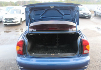 Подержанный автомобиль Chevrolet Lanos 2007 года (16 фото)