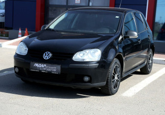 Подержанный автомобиль Volkswagen Golf Hatchback 2008 года (3 фото)