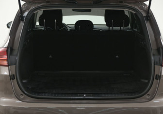 Подержанный автомобиль Kia Ceed Wagon 2019 года (9 фото)