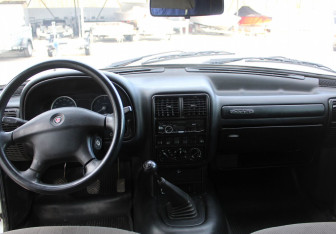 Подержанный автомобиль ГАЗ 31105 «Волга» 2006 года (13 фото)