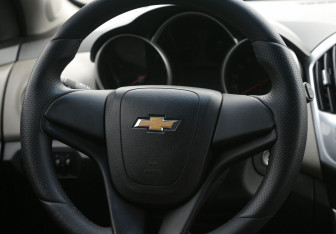 Подержанный автомобиль Chevrolet Cruze Hatchback 2013 года (16 фото)