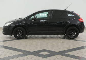 Подержанный автомобиль Citroen C4 Hatchback 2007 года (7 фото)