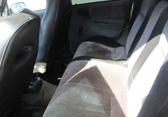 Подержанный автомобиль Chevrolet Niva 2004 года (12 фото)