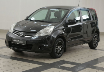 Подержанный автомобиль Nissan Note 2012 года (8 фото)