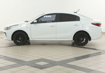 Подержанный автомобиль Kia Rio Sedan 2018 года (7 фото)