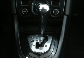 Подержанный автомобиль Peugeot 408 2013 года (13 фото)