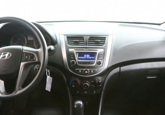 Подержанный автомобиль Hyundai Solaris Sedan 2015 года (9 фото)
