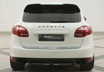 Подержанный автомобиль Porsche Cayenne 2011 года (3 фото)