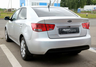 Подержанный автомобиль Kia Cerato Sedan 2011 года (4 фото)