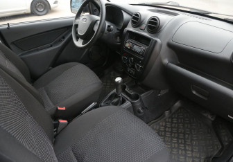 Подержанный автомобиль LADA (ВАЗ) Granta Sedan 2012 года (9 фото)