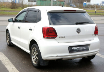 Подержанный автомобиль Volkswagen Polo Hatchback 2010 года (4 фото)