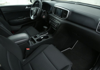 Подержанный автомобиль Kia Sportage 2019 года (11 фото)