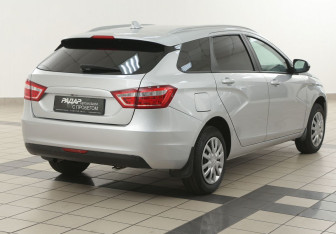Подержанный автомобиль LADA (ВАЗ) Vesta Wagon 2022 года (4 фото)