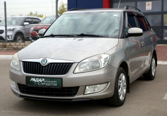 Подержанный автомобиль Skoda Fabia Wagon 2011 года (3 фото)