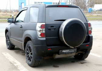 Подержанный автомобиль Suzuki Grand Vitara 2006 года (4 фото)