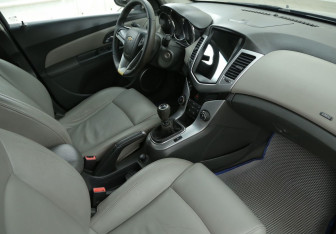Подержанный автомобиль Chevrolet Cruze Sedan 2009 года (9 фото)