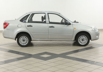 Подержанный автомобиль LADA (ВАЗ) Granta Sedan 2012 года (5 фото)