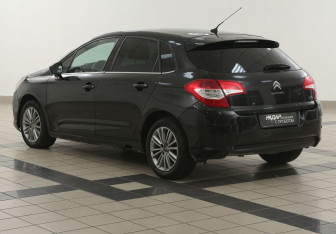 Подержанный автомобиль Citroen C4 Hatchback 2012 года (2 фото)