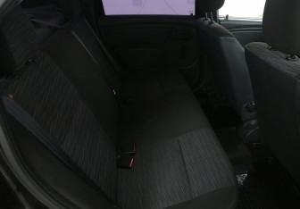 Подержанный автомобиль Renault Logan Sedan 2011 года (11 фото)