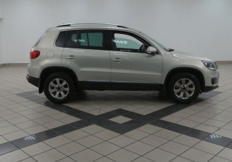 Подержанный автомобиль Volkswagen Tiguan 2013 года (2 фото)