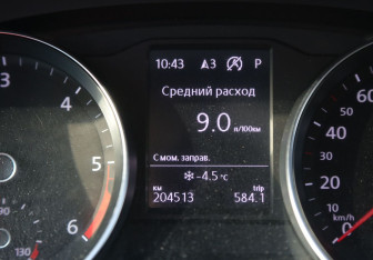 Подержанный автомобиль Volkswagen Passat Wagon 2017 года (20 фото)