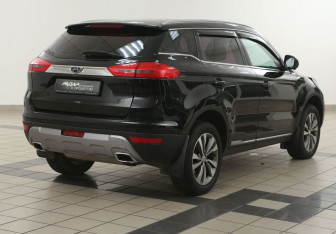 Подержанный автомобиль Geely Atlas 2019 года (4 фото)