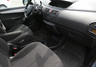 Подержанный автомобиль Citroen C4 Picasso 2008 года (9 фото)