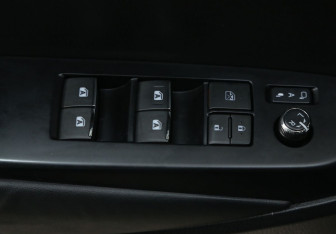 Подержанный автомобиль Toyota Highlander 2014 года (17 фото)