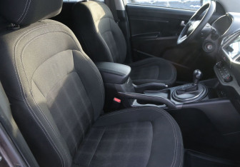 Подержанный автомобиль Kia Sportage 2013 года (10 фото)