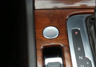 Подержанный автомобиль Volkswagen Touareg 2012 года (19 фото)