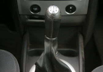 Подержанный автомобиль Renault Megane Sedan 2009 года (13 фото)