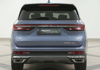 Подержанный автомобиль Jetour X90 2023 года (3 фото)