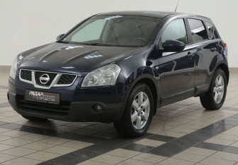 Подержанный автомобиль Nissan Qashqai 2007 года (8 фото)